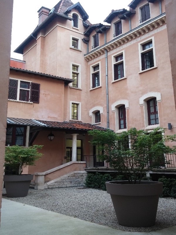 Lyon 2